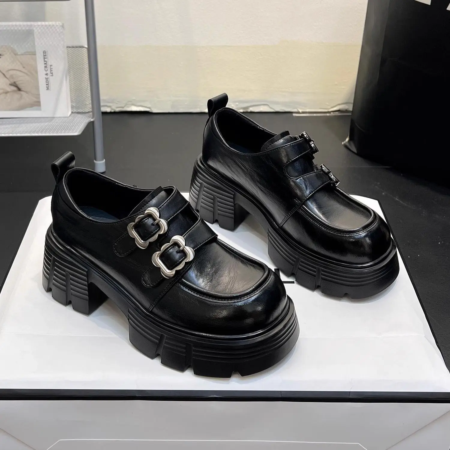 Sepatu untuk wanita kualitas b - Women'S Fashion Trends Autumn 2025 ulasan dan harga